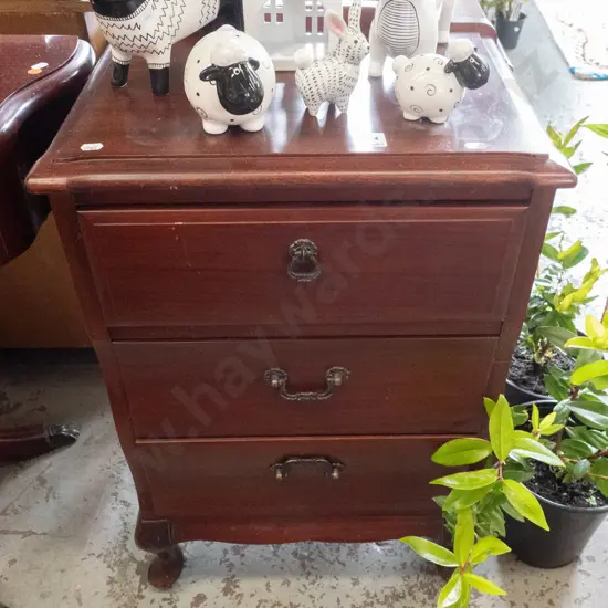 mahogany cab-leg 3-drawer bedside cabinet
