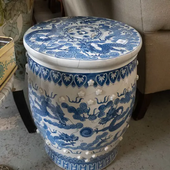 Chinese blue & white garden seat - repair to top H-460