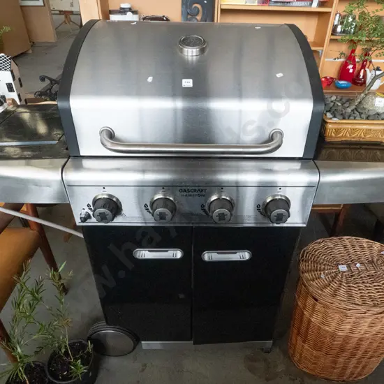 Gascraft Hampton 5-burner barbecue - needs a clean