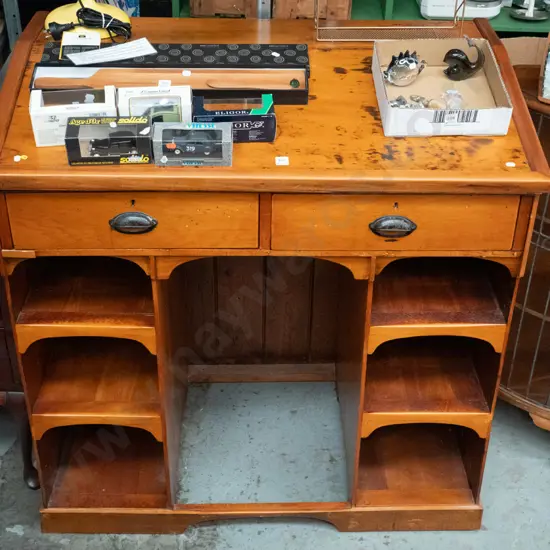 colonial kauri clerk's desk w/ 2 segmented drawers H-1080 W-1090 D-640