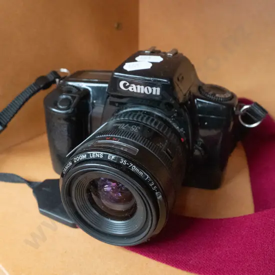 Canon 35mm camera - no lens cap