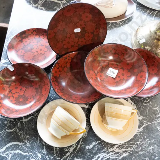 Crown Lynn Echo plates and bowls, 2x demi-tasse cups and saucers