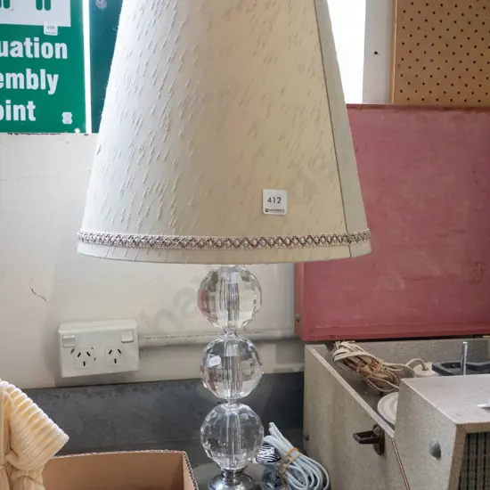 plastic based table lamp H-580