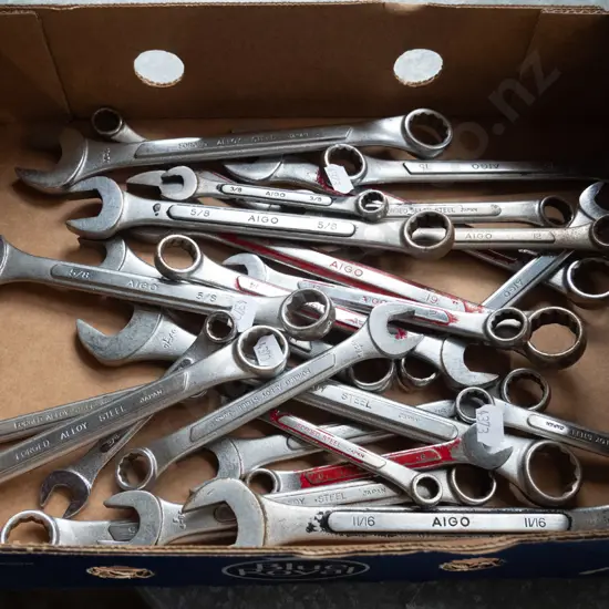 box of open end and ring spanners