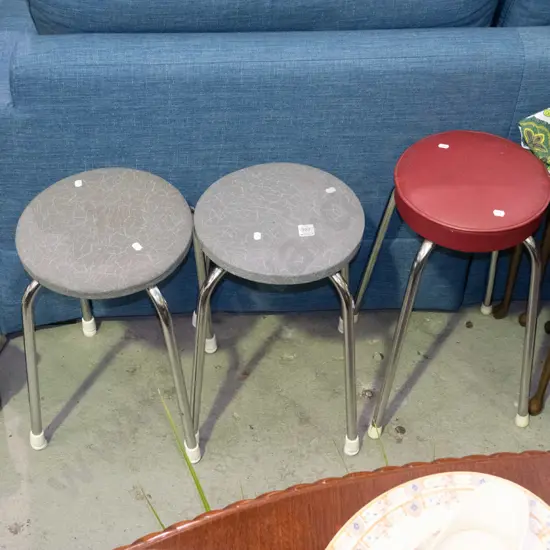 3x vinyl stools