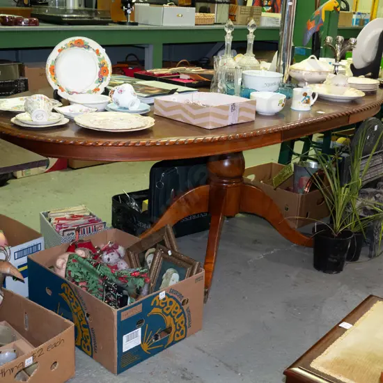 mahogany pedestal rope-edged dining table - no chairs H-770 W-2440 D-1070