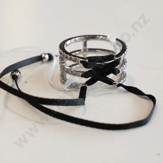 silver ring with ribbon