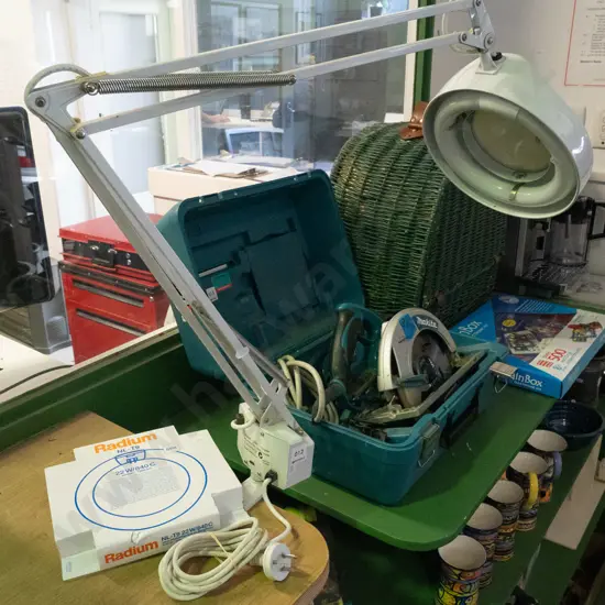 anglepoise illuminated magnifying lamp - with spare bulb