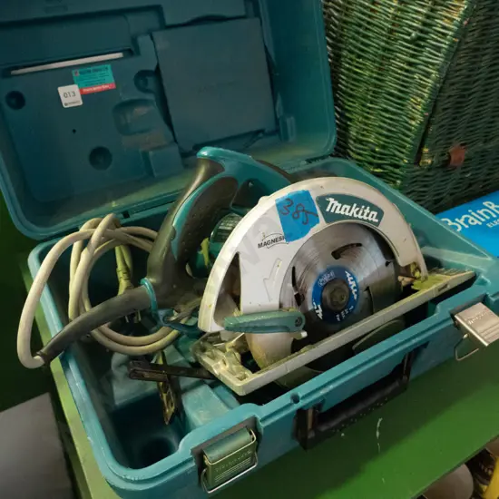 cased Makita skilsaw - some damage to cord