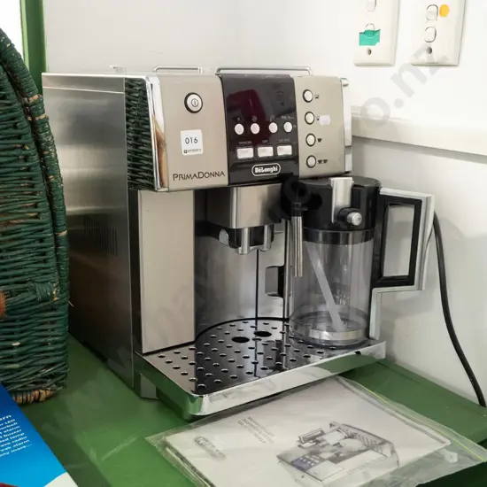 Delonghi Prima Donna stainless steel fully automatic coffee centre