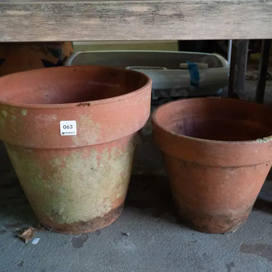 2x terracotta planters H-290