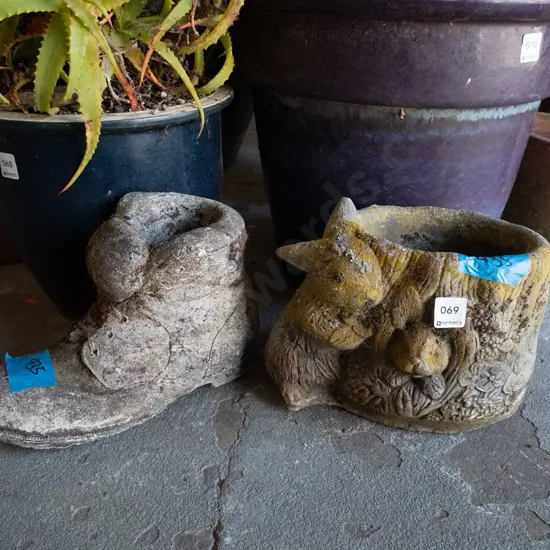 2x concrete garden planters; boot, rabbit on tree stump