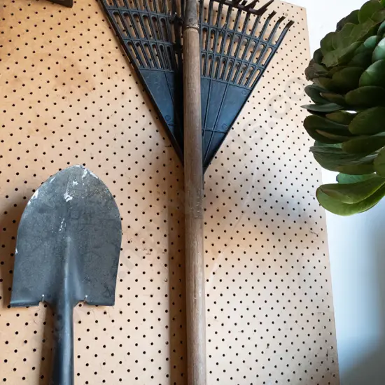 garden rake, leaf rake