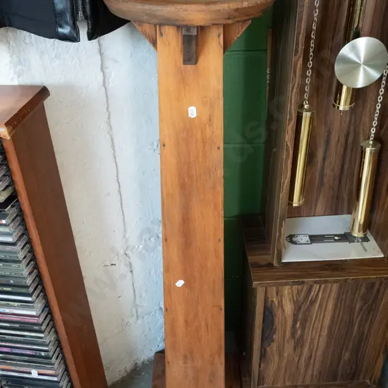 wood jardiniere stand H-980