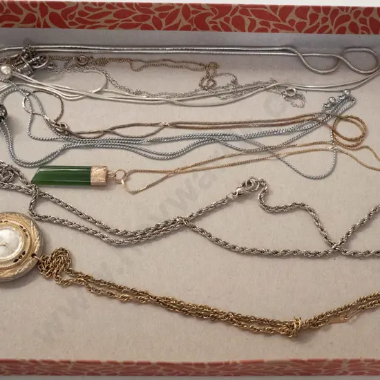 box; pendant necklaces, necklaces, charm etc