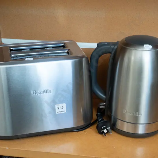 Breville toaster and jug