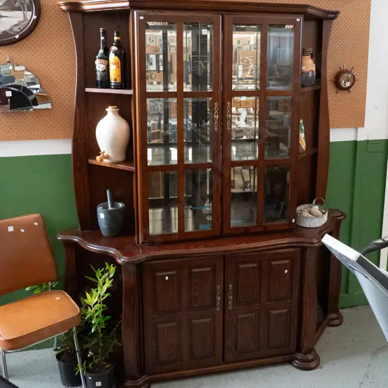 dark stained, illuminated,  oak wall unit, 2 solid doors, 2 glazed doors & side shelves H-2030 W-1590 D-500