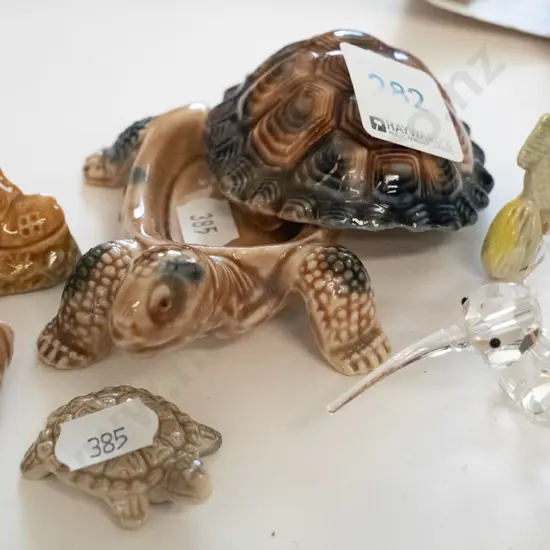 Wade lidded turtle storage canister, Wade Whimsies, small crystal kiwi