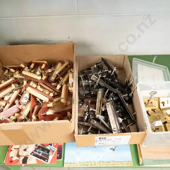 shelf of door & cupboard hardware