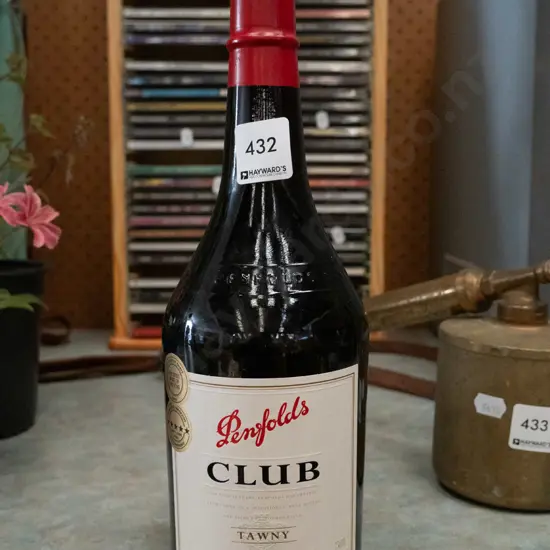 bottle Penfolds Club tawny port