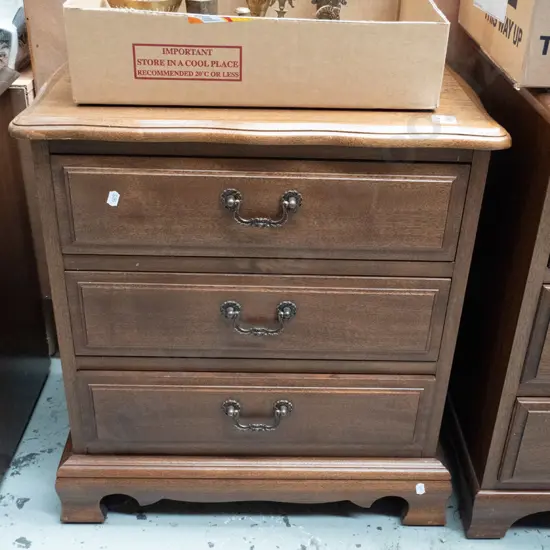 oak 3 drawer bedside cabinet