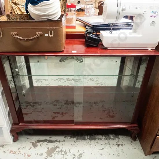 mahogany cab leg display cabinet H-810 W-1070 D-320