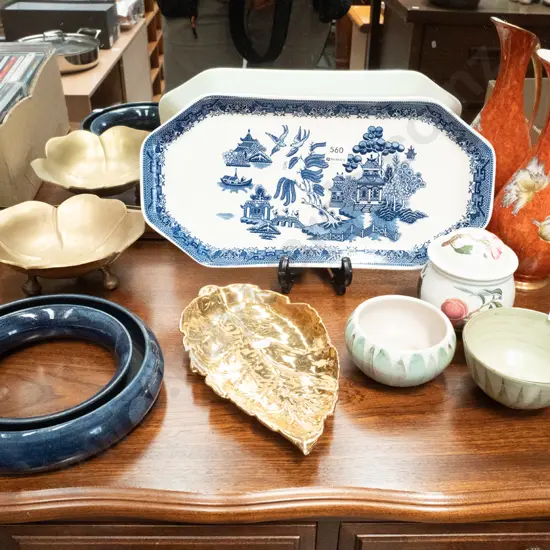 willow pattern serving plate, brass bowl etc