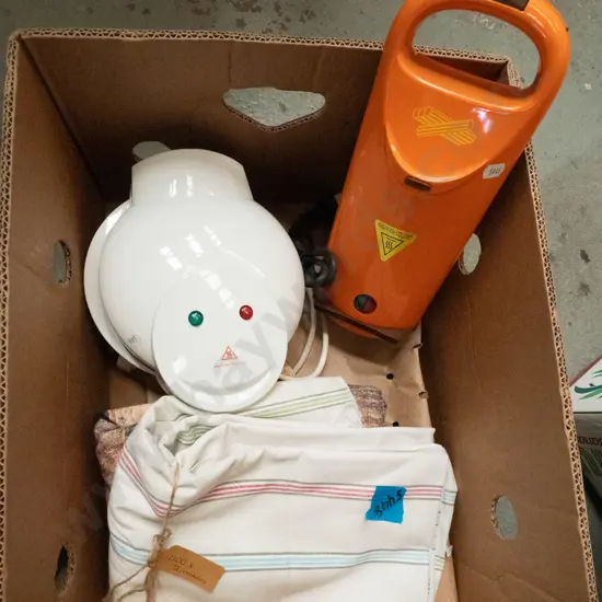box; churros maker, waffle maker, 2x pieces of fabric