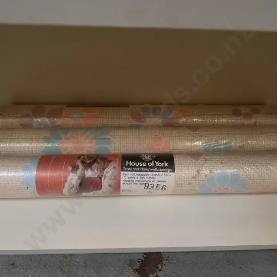 3x rolls of retro wallpaper 