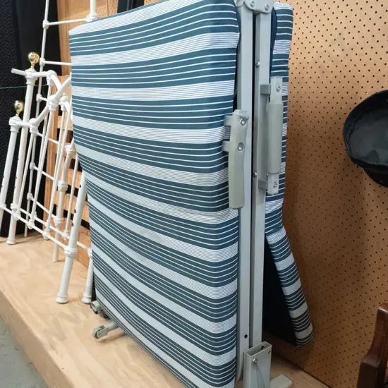 foldaway trundle bed