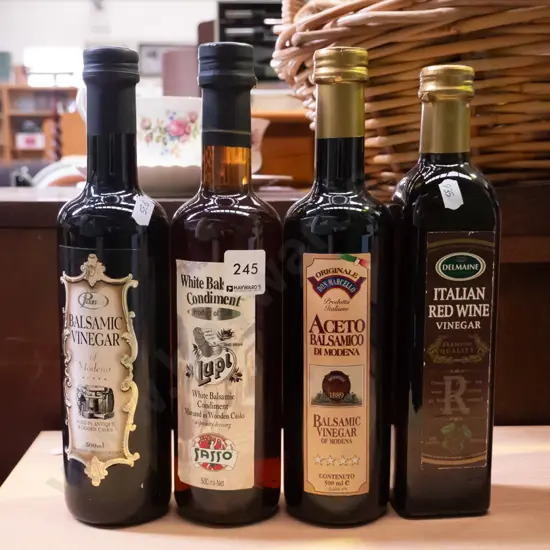 4x bottles of vinegar