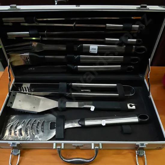 bbq set in aluminium case