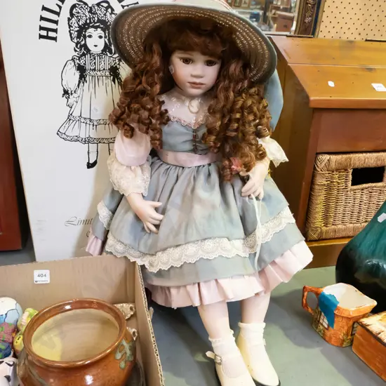 Hillview Lane display doll 