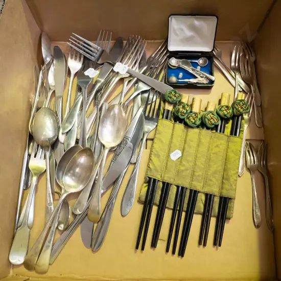 box; cutlery, chopsticks