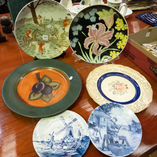 4x cabinet plates, 2x delft plates