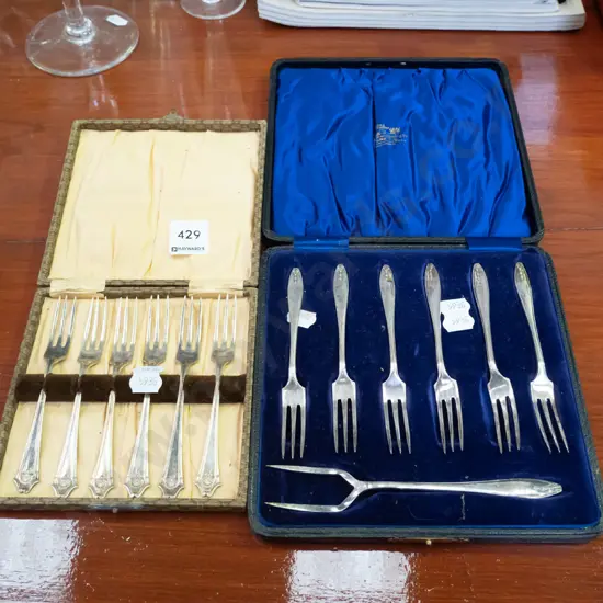 2x sets of cake forks