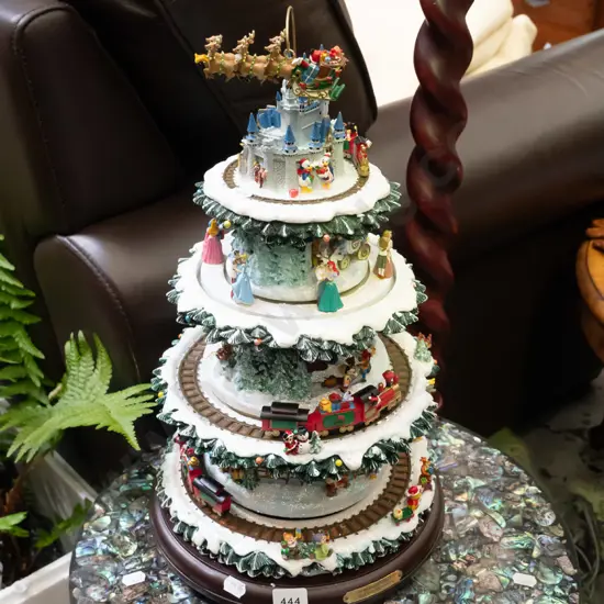 Wonderful World of Disney Xmas ornament H-440