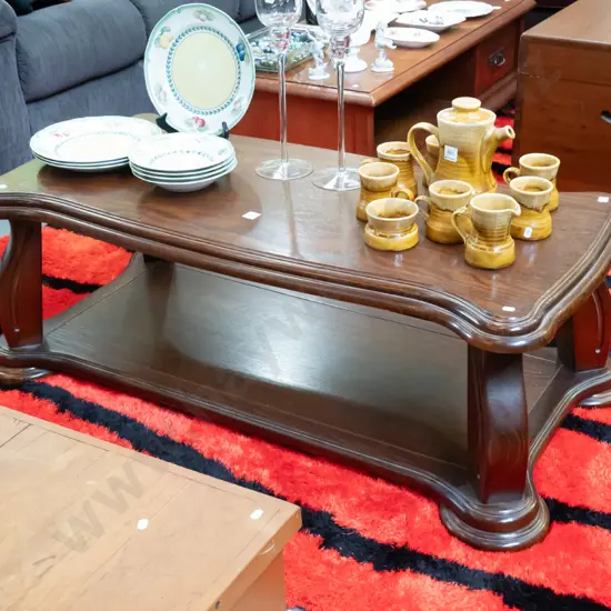 solid oak 2 tier coffee table H-420 W-1190 D-580