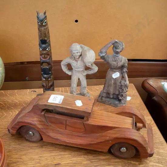 wooden model toy vehicle & 3 wooden figurines
