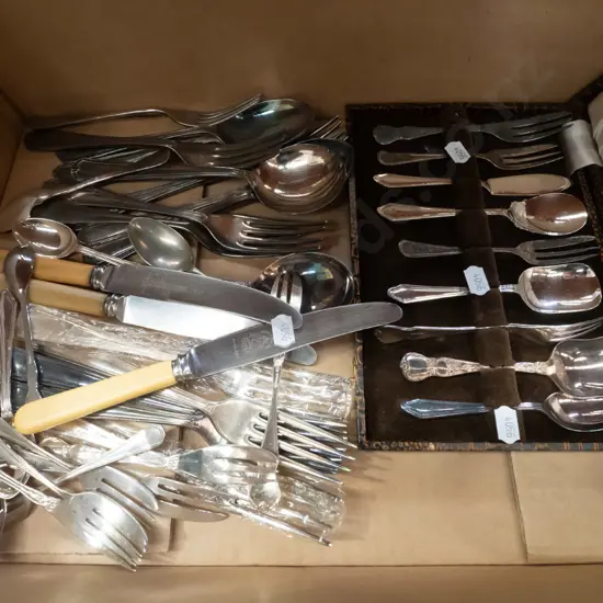 box; cased & loose cutlery 