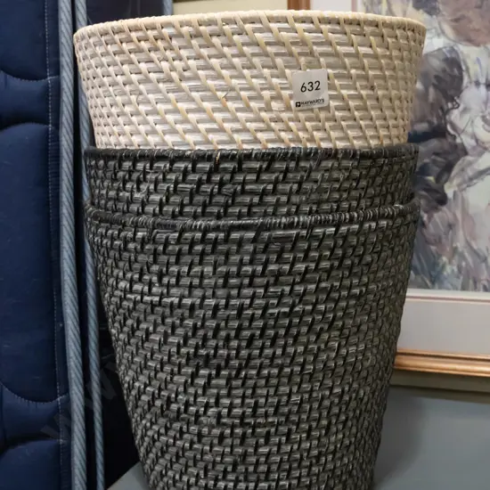 3x wastepaper baskets