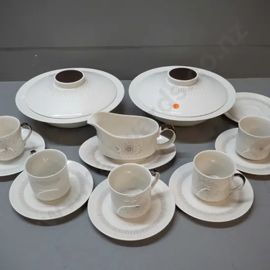 retro Royal Doulton "Morning Star" pattern dinnerware - 2 lidded vegetable dishes, sauce boat, 5 cups & saucers, 1 spare