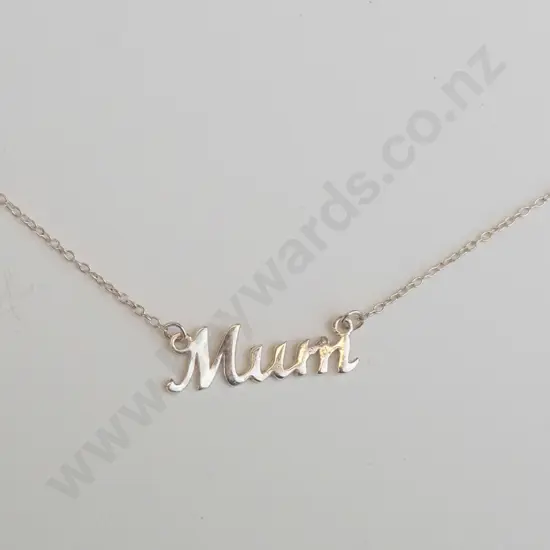 silver necklace with 'mum' stamped 925