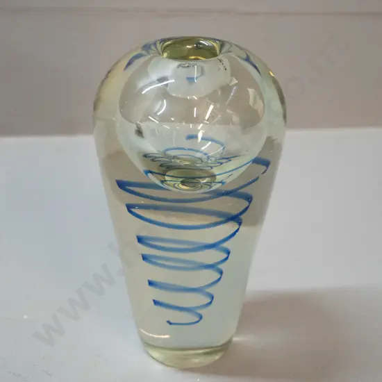 small heavy art glass vase - clear with blue spiral H-155 D-80