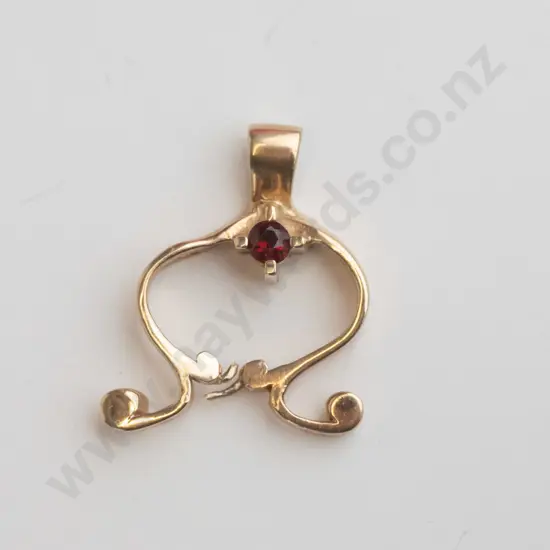 9ct garnet pendant no chain