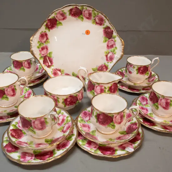 Royal Albert "Old Country Roses" 21-piece tea set