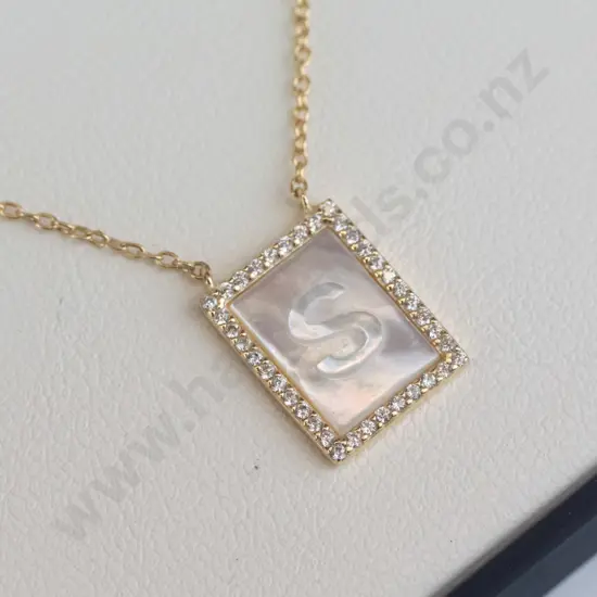 mother of pearl necklace silver / 18ct gold plated ??