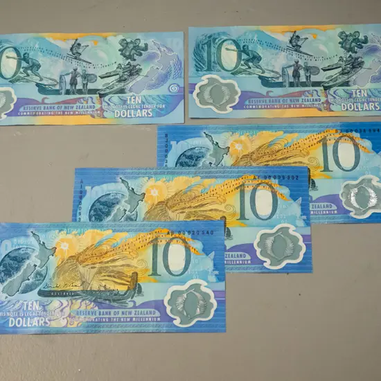 5 New Zealand Millennium edition 10 dollar notes in very good condition