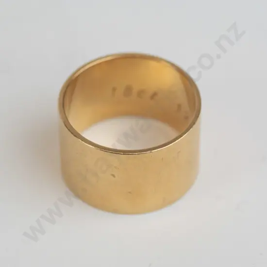 18ct yellow gold wide gent's wedding ring 8.9gm