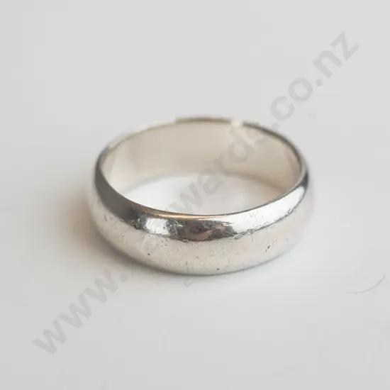 silver ring stamped 925